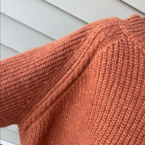 Like new Bluivy Hooded brown Sweater - Picture 3 of 13